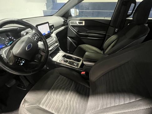 Used 2020 Ford Explorer XLT image 6