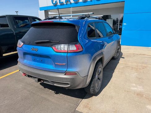 Used 2019 Jeep Cherokee Trailhawk w/ Cold Weather Group image 5