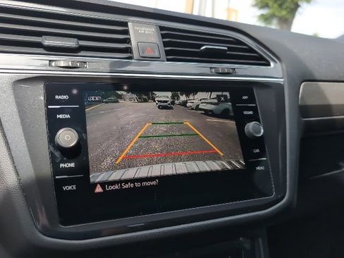 Certified 2023 Volkswagen Tiguan SE R-Line FWD image 18
