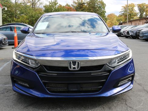 Used 2018 Honda Accord Sport image 2