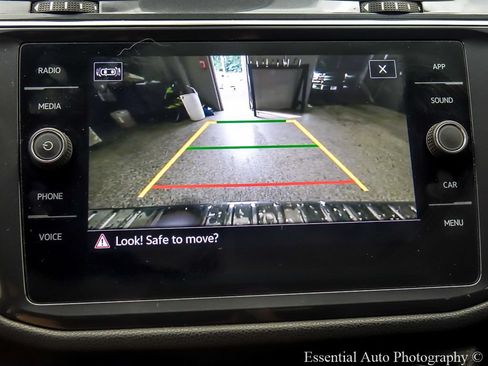Used 2022 Volkswagen Tiguan SE AWD/4WD image 16