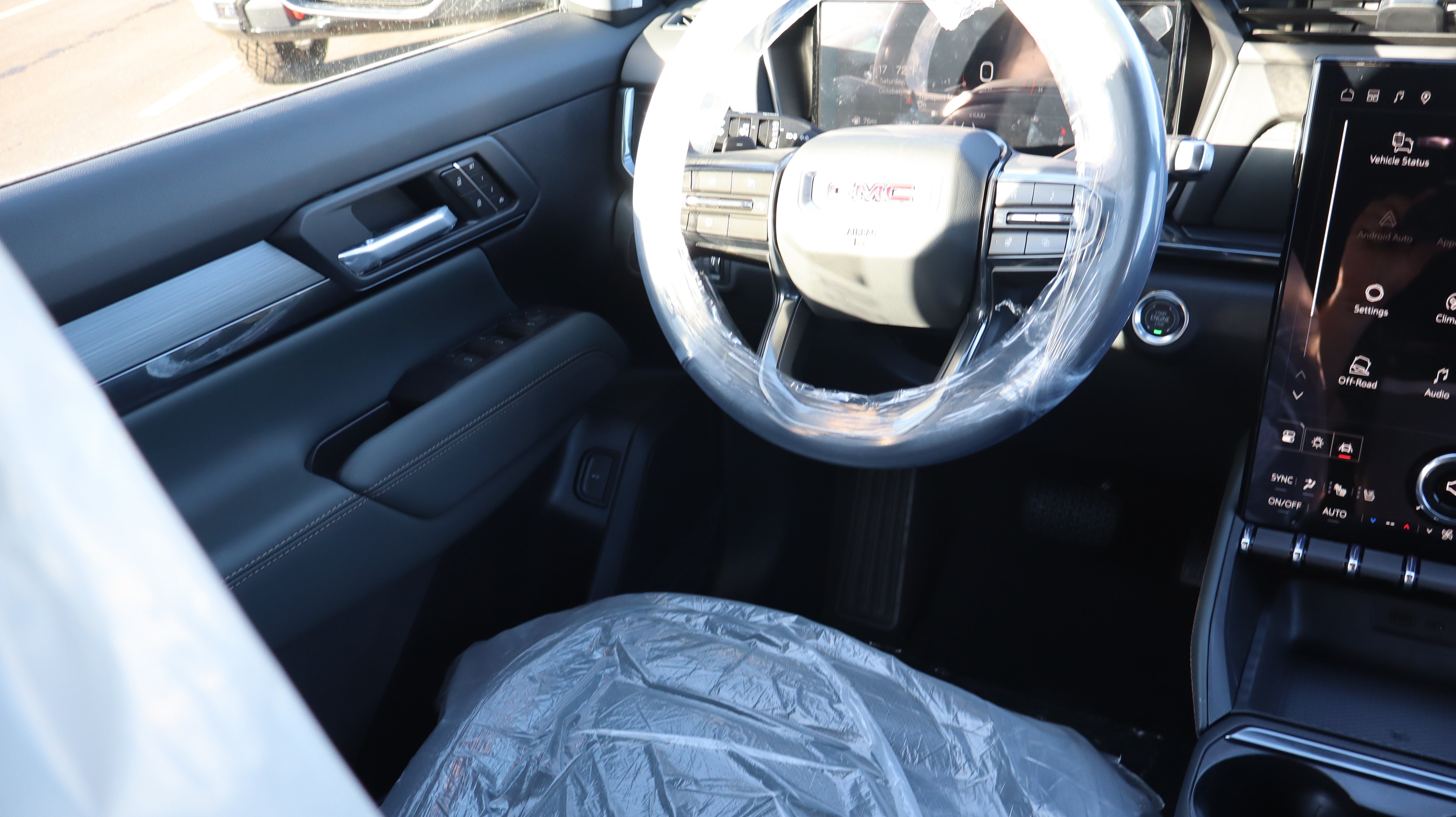 New 2027 GMC Terrain AT4 w/ Convenience Package III AWD/4WD image 9
