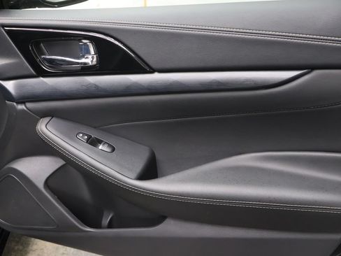 Used 2023 Nissan Maxima Platinum w/ Sport Mat Group FWD image 11