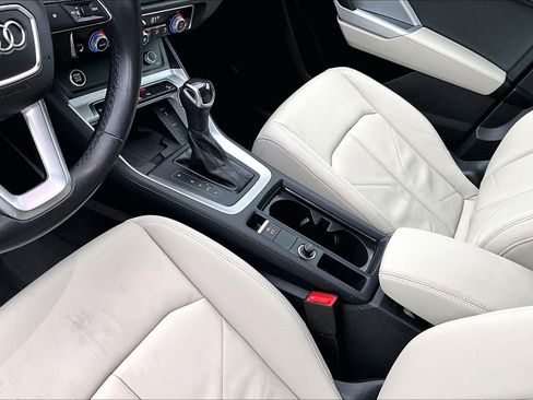 Used 2024 Audi Q3 2.0T Premium image 16