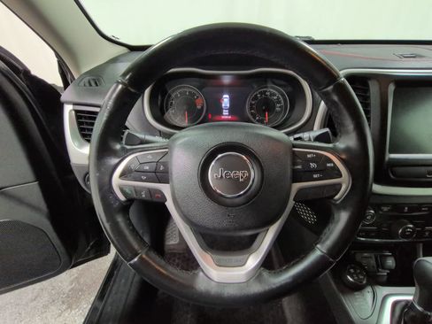 Used 2017 Jeep Cherokee Trailhawk image 23