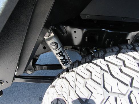 Used 2023 Jeep Gladiator Sport AWD/4WD image 11