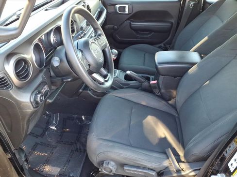 Used 2019 Jeep Wrangler Unlimited Sport image 14