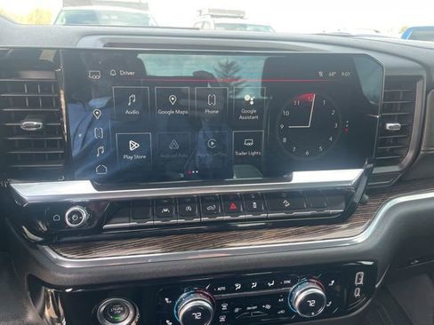 Used 2023 GMC Sierra 1500 SLE w/ X31 Off-Road Package image 9