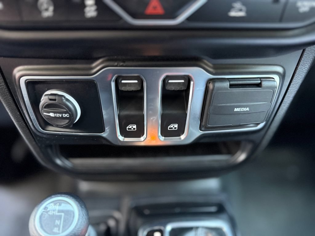Used 2022 Jeep Wrangler Sport AWD/4WD image 27