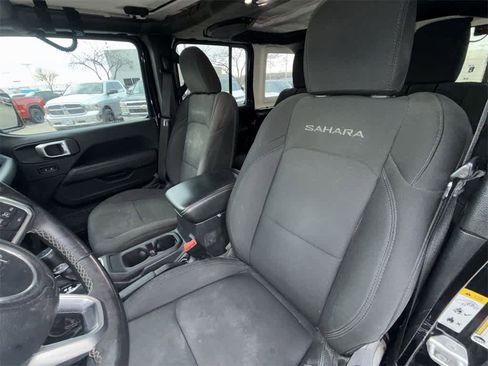 Used 2019 Jeep Wrangler Unlimited Sahara image 11