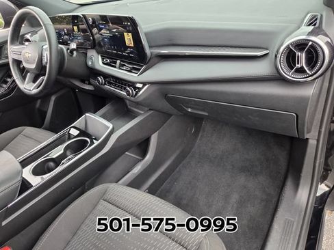 Used 2025 Chevrolet Equinox LT AWD/4WD image 17
