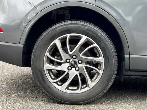 Certified 2022 Lincoln Corsair AWD w/ Equipment Group 101A image 7