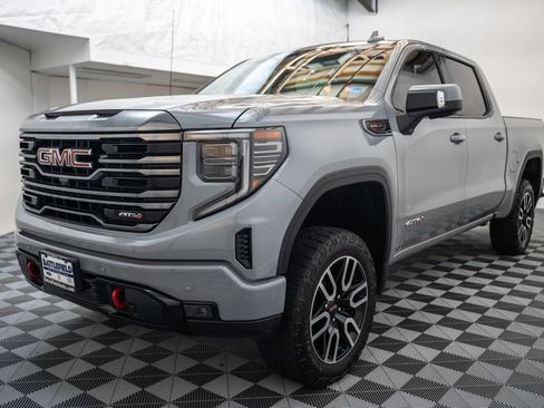 Used 2024 GMC Sierra 1500 AT4 w/ Technology Package AWD/4WD image 3