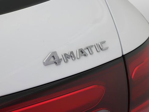 Used 2025 Mercedes-Benz GLC 300 4MATIC image 20