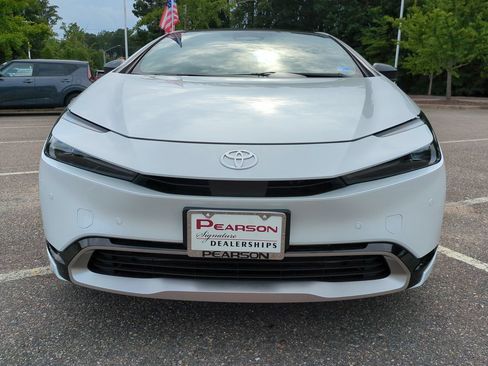 New 2026 Toyota Prius Plug-In Hybrid FWD image 9