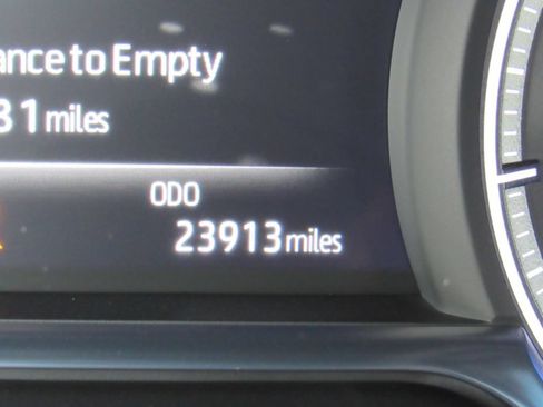 Used 2024 Toyota Venza XLE AWD/4WD image 26