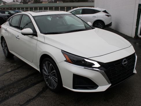 Certified 2025 Nissan Altima 2.5 SL image 8