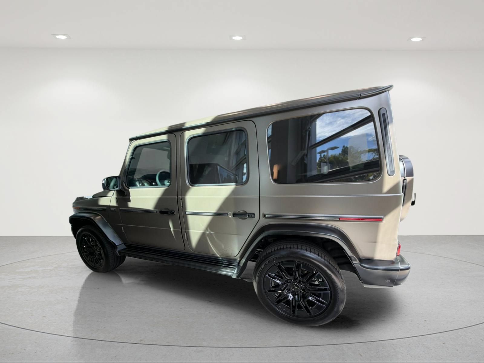 New 2027 Mercedes-Benz G 580 e image 2