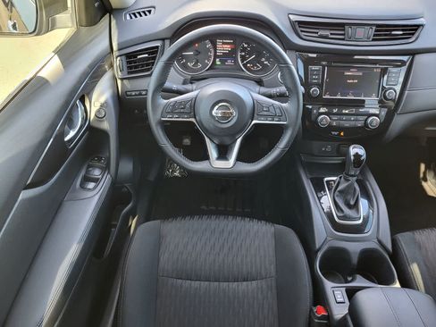 Used 2019 Nissan Rogue SV AWD/4WD image 25