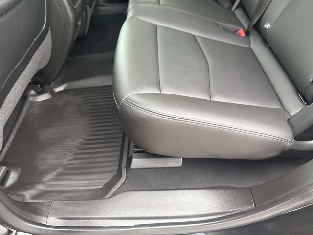 Certified 2024 Cadillac XT5 Luxury w/ LPO, Floor Liner Package AWD/4WD image 27