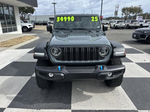 Used 2025 Jeep Wrangler Unlimited Rubicon 4xe w/ Convenience Group image 2