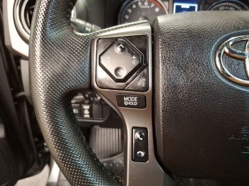 Used 2021 Toyota Tacoma TRD Off-Road image 20