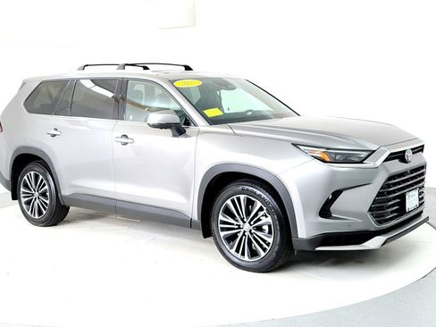 Used 2025 Toyota Grand Highlander AWD Hybrid image 7
