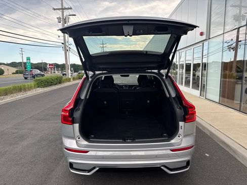 Used 2025 Volvo XC60 B5 Plus AWD/4WD image 11