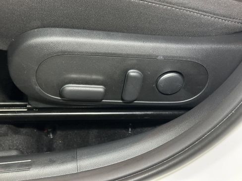 Used 2025 Hyundai Kona SEL image 23