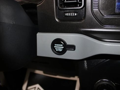 Used 2023 Ford Bronco Badlands image 30