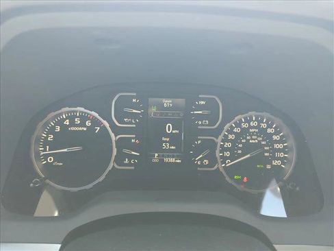 Used 2021 Toyota Tundra Platinum image 10