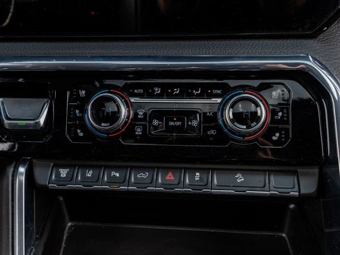 Used 2024 GMC Sierra 2500 Denali w/ Denali Reserve Package image 27