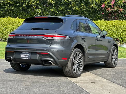 Certified 2025 Porsche Macan image 8