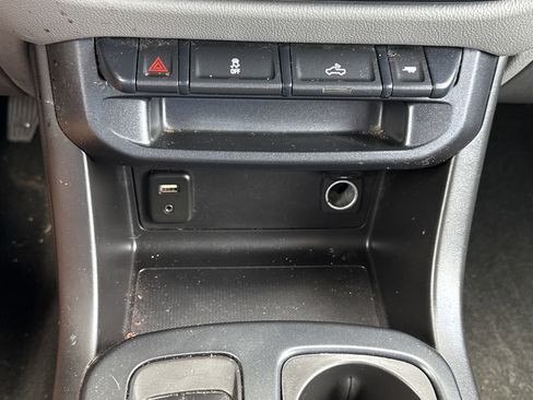 Used 2017 GMC Canyon 2WD Crew Cab w/ Convenience Package image 18