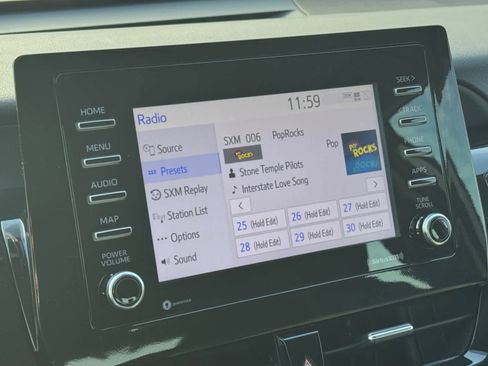 Used 2024 Toyota Camry SE image 4