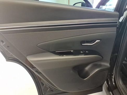 Used 2024 Hyundai Tucson Limited AWD/4WD image 16