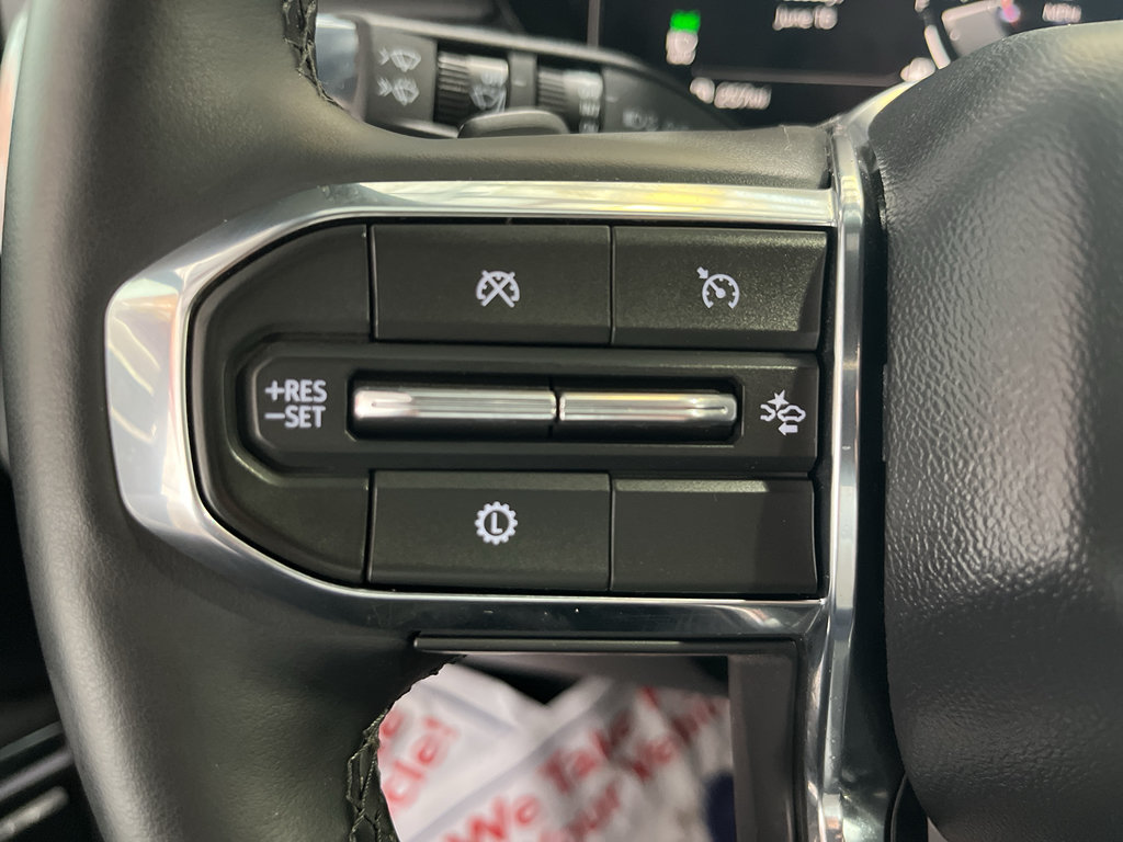 Used 2026 GMC Acadia Elevation w/ Elevation Premium Package FWD image 20
