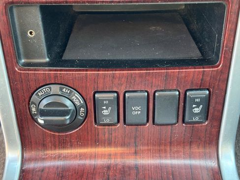 Used 2010 Nissan Pathfinder LE w/ Navigation Pkg AWD/4WD image 26