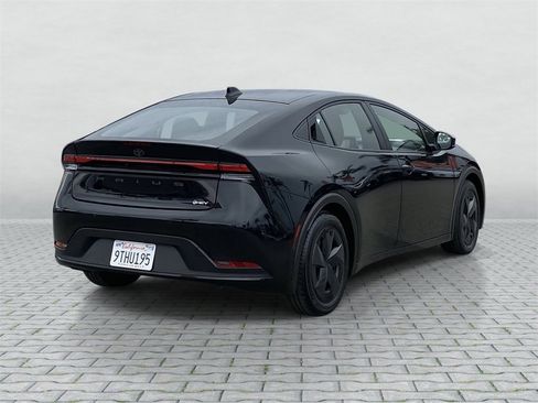 Certified 2025 Toyota Prius LE image 6