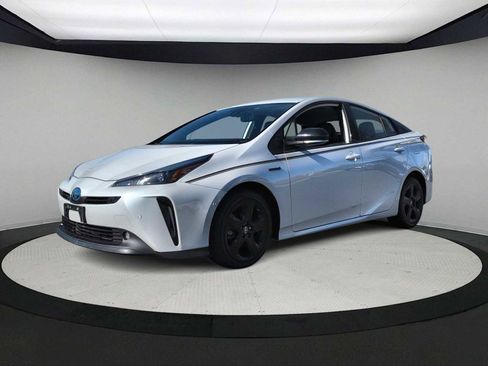 Used 2021 Toyota Prius L Eco image 4