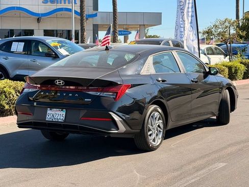 Used 2025 Hyundai Elantra Hybrid FWD image 5