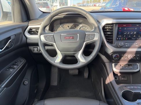 Used 2023 GMC Acadia SLT image 12