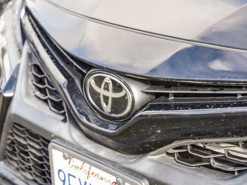 Used 2023 Toyota Camry SE image 8