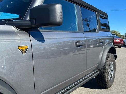 Used 2023 Ford Bronco Badlands image 25