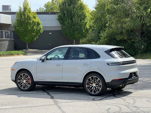 Certified 2024 Porsche Cayenne S AWD/4WD image 3