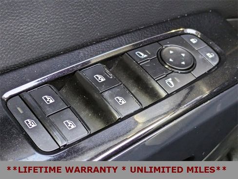 Used 2022 Nissan Pathfinder SV image 26