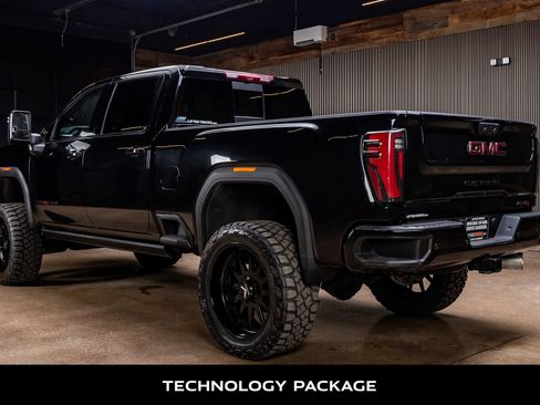 Used 2024 GMC Sierra 2500 AT4 w/ AT4 Premium Plus Package image 7