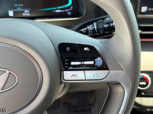 Certified 2025 Hyundai Elantra Hybrid FWD image 20