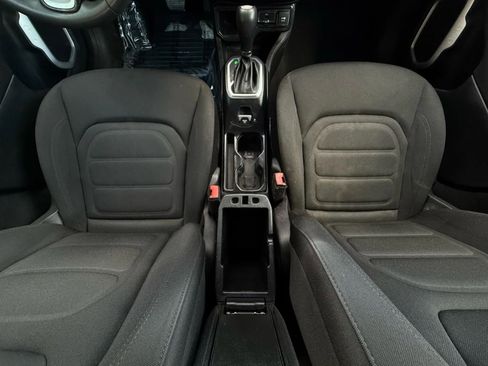 Used 2019 Jeep Renegade Latitude w/ UConnect 8.4 Nav Group image 49