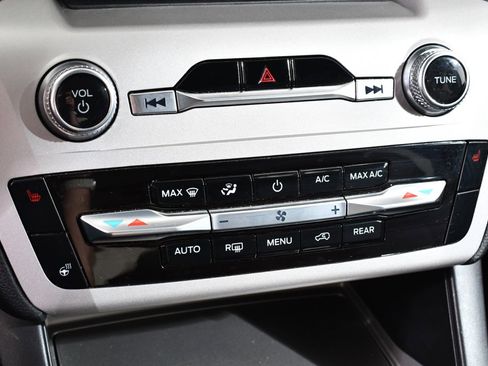 Used 2023 Ford Explorer XLT w/ Equipment Group 202A image 30